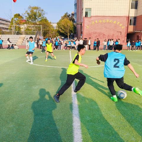 绿茵逐梦，绽放青春——钟山学校2025年第三届“钟山杯”校园足球赛圆满落幕