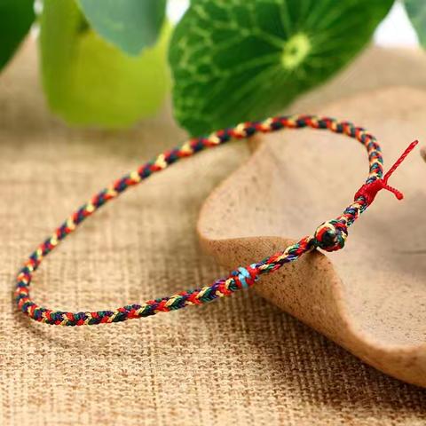 端阳缠五色彩霞 让千年民俗在腕间绽放