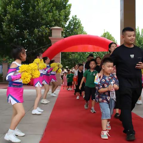 一见倾“新” 梦启滨小——二七区滨河花园实验小学迎接一年级入学仪式