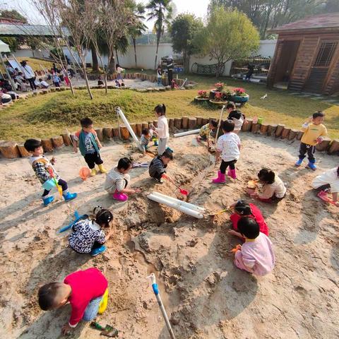 宣风镇中心幼儿园小三班游戏案例《水“道”渠成》