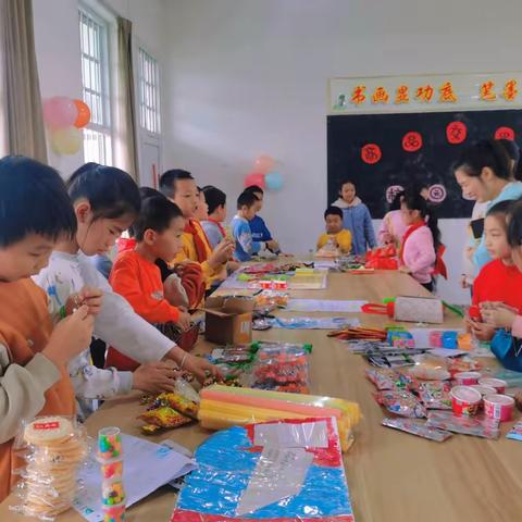 校园欢乐购——中庸镇华境小学商品交易会