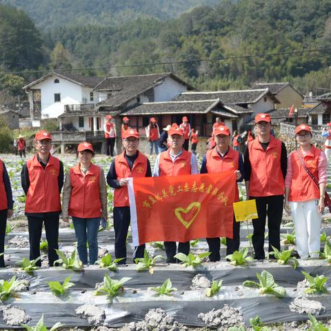 “深学争优、敢为争先、实干争效”主题系列学雷锋志愿服务活动