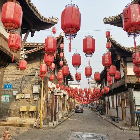 儿时的记忆，神秘的石滩圆坑来自何方？
