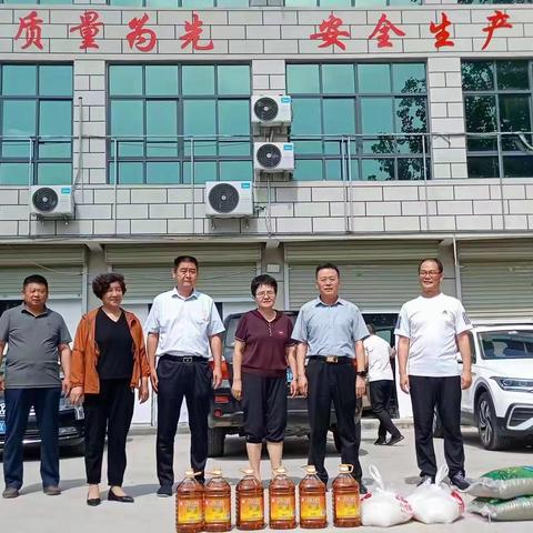 高温慰问送清凉 情系一线暖人心