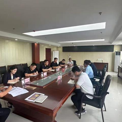 9月10日上午，市公路中心党组副书记、副主任袁万山组织召开S251定陶段改建工程项目前期工作督导调度会