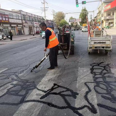 “五一”假期养护忙，坚守岗位有担当