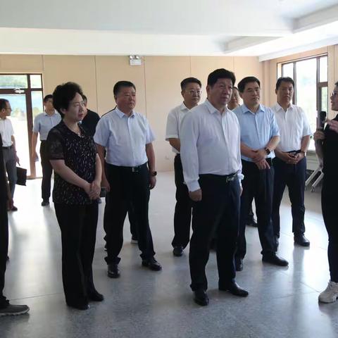 市人大社会建设委员会来我区调研大学生和农民工就业创业工作