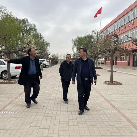 中堡镇教育组开展安全检查“回头看” 筑牢校园“安全网”
