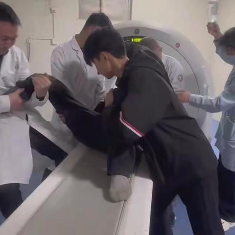 稳、准、快，小井镇卫生院外科为一髋关节错位患者复位，用技术“扶起”病人