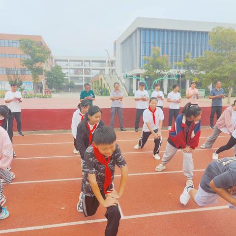 教研活动促成长——体育教研组开展集体活动