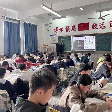 推门听课促成长，常态教研见真章——七年级地理教研活动