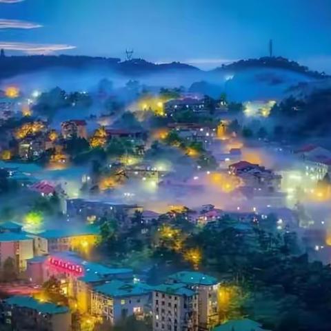 中国的人文圣山之巅，为何会有座欧洲小镇？