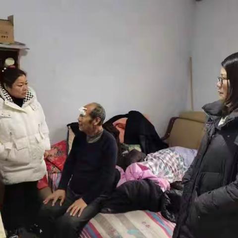 红土坡社区开展“雪天送温暖，真情暖人心”志愿者活动