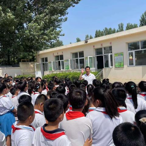 小手拉大手  文明一起走---侯家营镇王庄子中心小学