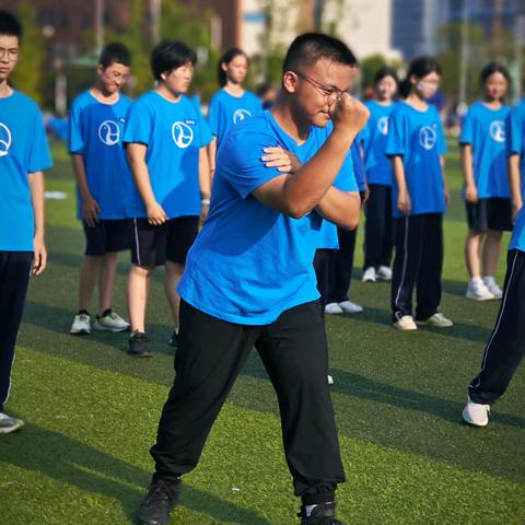 麓梅G2402班军训纪实（四）