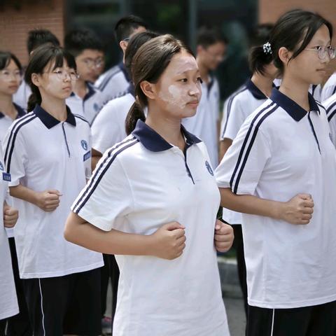 麓梅G2402班军训纪实（五）