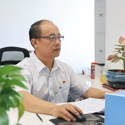 金融战线上的退役军人“老班长”——记中原银行三门峡分行客户经理黄宝成