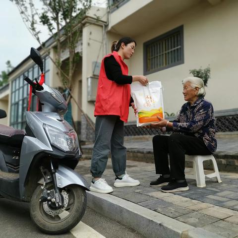 樊村镇：乡里中心建在“家门口”  服务到“心坎上”