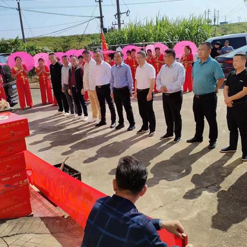 梓埠镇商会开展“重阳敬老”走访慰问活动