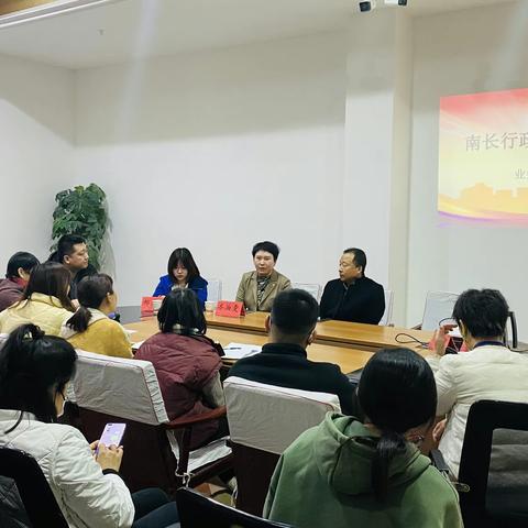 南长街道为“新入驻”企业上门“送政策送服务”