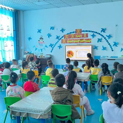 食品安全人人有责—阿勒泰市蓝天幼儿园食品安全周系列活动