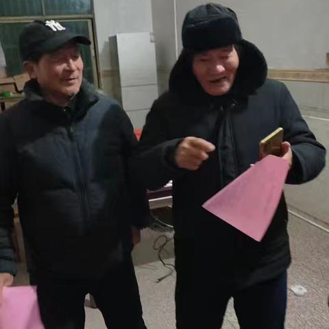 港边村夜访：移风易俗入民心
