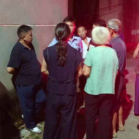 夜访夜谈暖民心 禁毒反诈筑平安