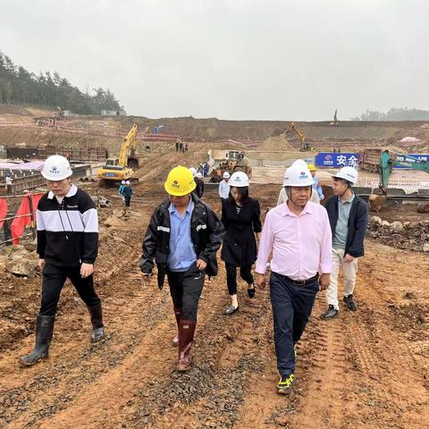 4月9日，海口市水务局徐勇科长、李章平副科长一行，莅临龙塘大坝项目检查指导安全生产工作