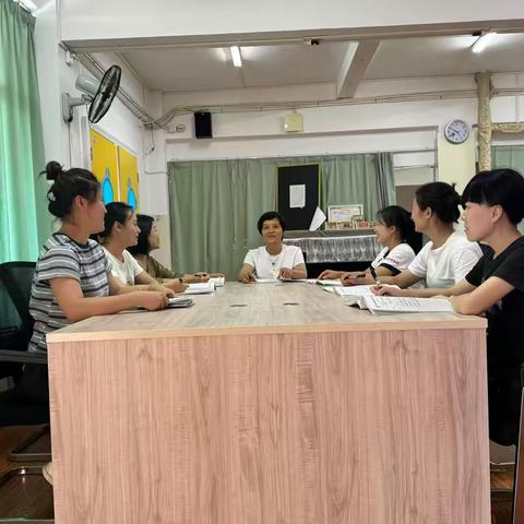 海南省农垦总局机关幼儿园 大班组第十六周教研活动