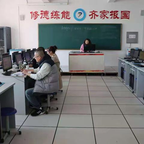 深耕课堂共研磨 名师引领促成长——记巴林左旗初中信息科技名师工作室磨课研讨活动