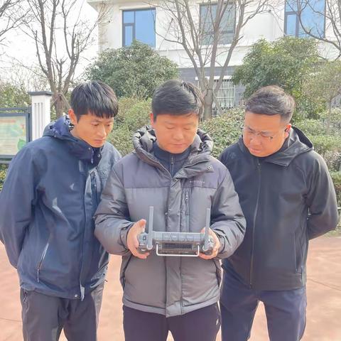 科技赋能守银线 智慧巡检保畅通 —— 分中心以10KV架空线路为试点创新无人机巡线 为郑民高速电力安全保驾护航