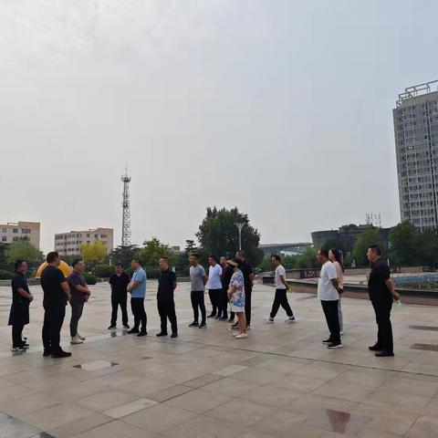 园林中心组织7月份公园广场管理考核评比