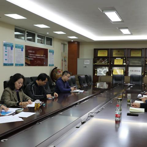 铁五小学召开学习贯彻习近平新时代中国特色社会主义思想专题研讨会