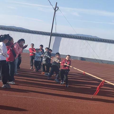 绳采飞扬，聚力迎新——宁武县阳方口镇中心校迎新年拔河比赛精彩瞬间
