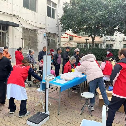 未央区“学雷锋·院长青年合伙人在行动”——张家堡街道常青社区关爱残疾人志愿服务活动