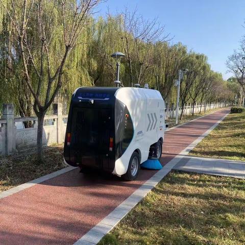 智能清扫，净享未来 --我县试点运行新能源无人驾驶机扫车