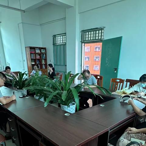 五E教学谋新篇，凝心聚力共前行——定安中学高中历史组第二次教研活动