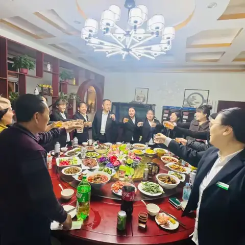 振英物业·温情凝聚，共赴美好时光
