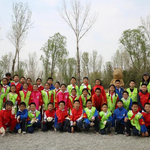 “志愿少年行”之首都义务植树日