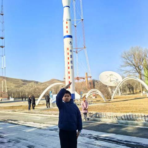 探索科技馆 点亮求知梦——五一路小学寒假之走进科技馆