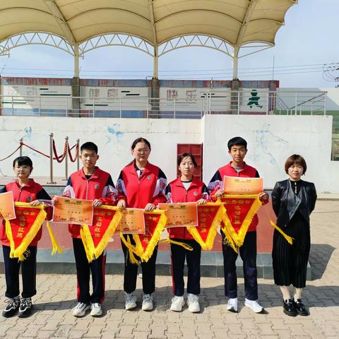 榜样之光，引领文明新风尚 ——记凉城三中表彰“优秀宿舍”活动