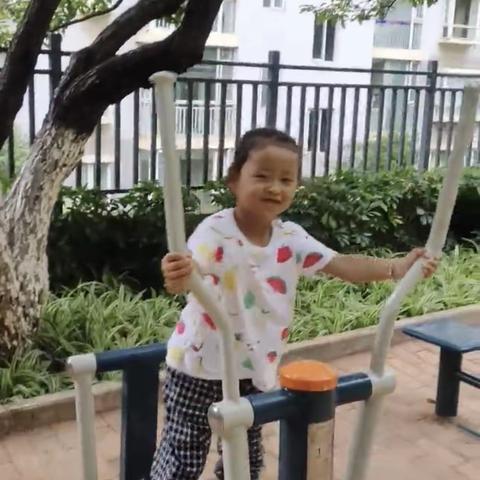 祎祎的充实暑假：欢乐成长的点滴与梦想”