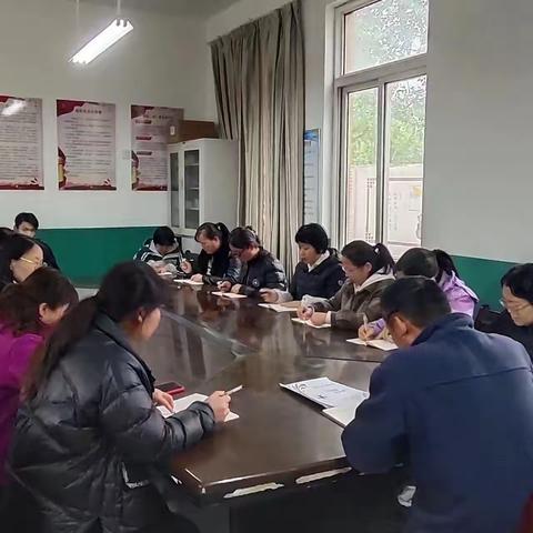 鲁西新区万福办事处丁庄小学召开家长会