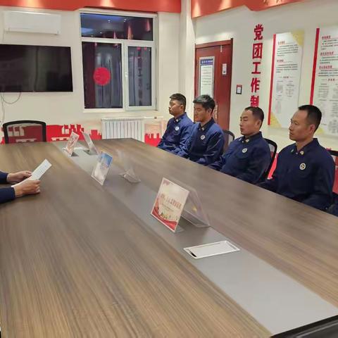 【临沂支队】莒南大队再次召开会议传达上级紧急视频调度会议精神，开展车辆驾驶安全教育