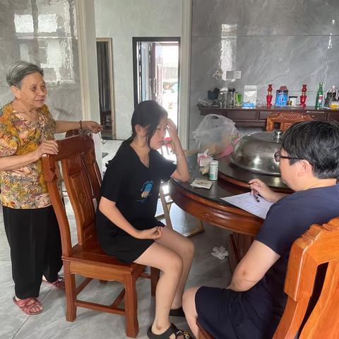 爱在家访路上延伸—沙田镇中学家访纪实