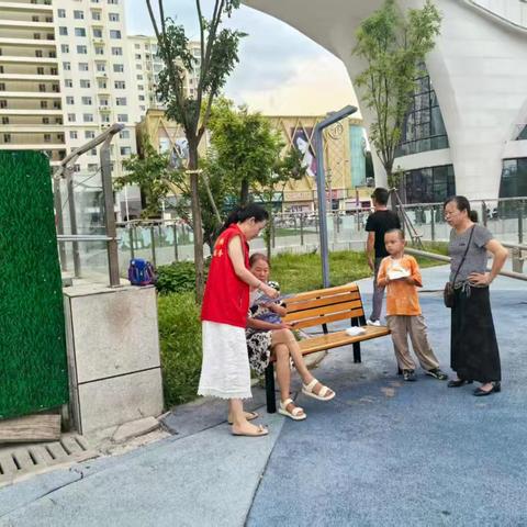 英雄中路街道蔡家巷社区开展抵制邪教，渗透筑牢反邪防线活动