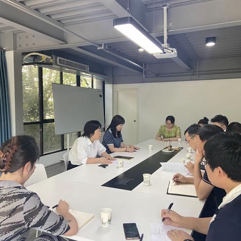 群策群力 和衷共济——新城区火车站大明宫板块提升改造办公室召开工作讨论会