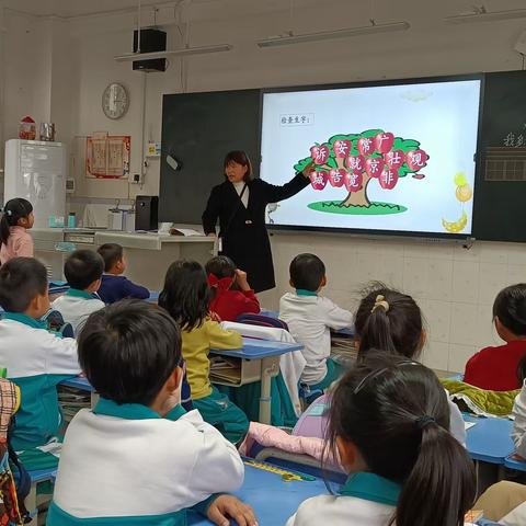 教学有方 “研”途花开  	——语文教研组开展一年级教学研讨活动