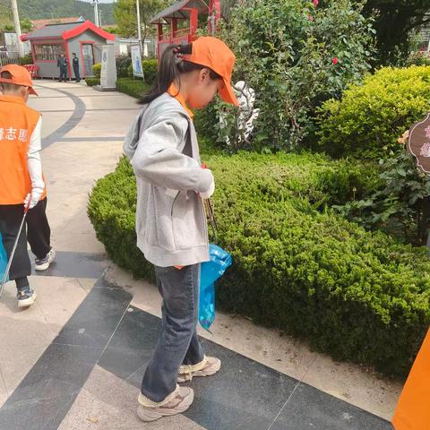 莱州市惠峰志愿服务活动：环保清洁与青春力量