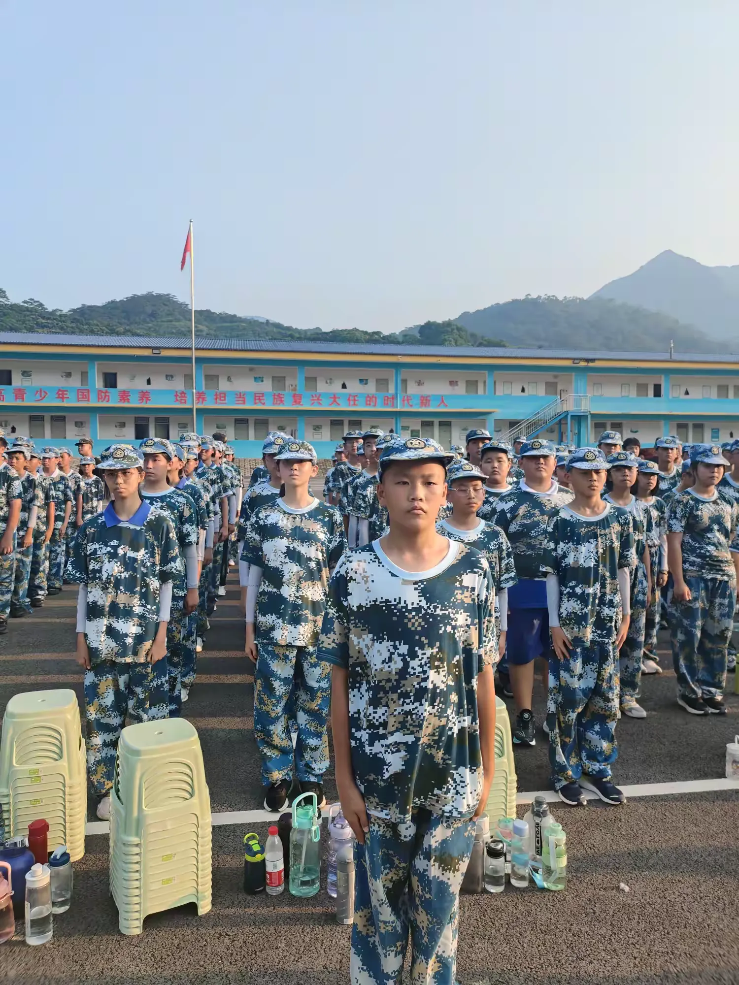 初一军训:青春的序曲